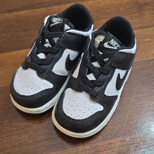 Nike Dunk Low Toddler Black and White Sneakers Size 5.5